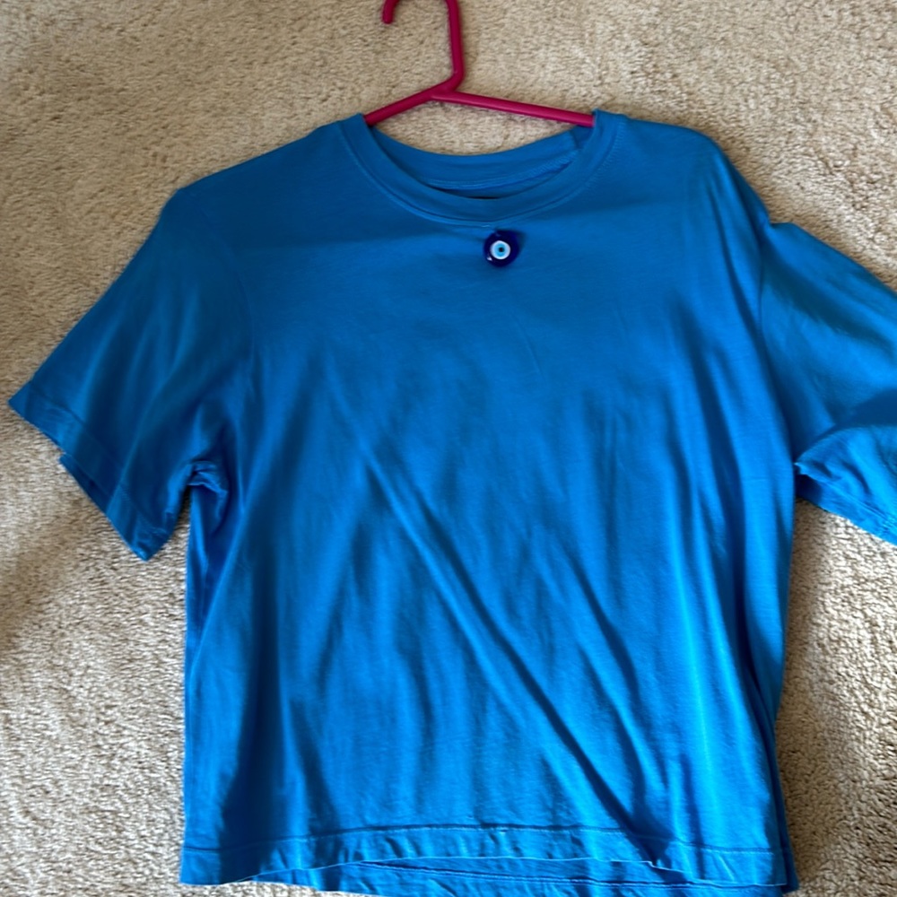T- shirt with decor.